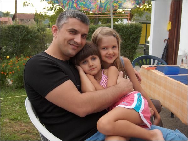 Adil, Andrea i Doris (Amirine u Mladenove kcerke)