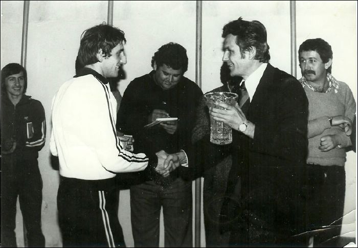 Stolno-teniski turnir u Doboju: Karakasevic dobija nagradu (10 Juli 1977)