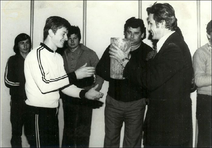 Stolno-teniski turnir u Doboju: Kosanovic doboja nagradu kao pobjednik (10 Juli 1977)
